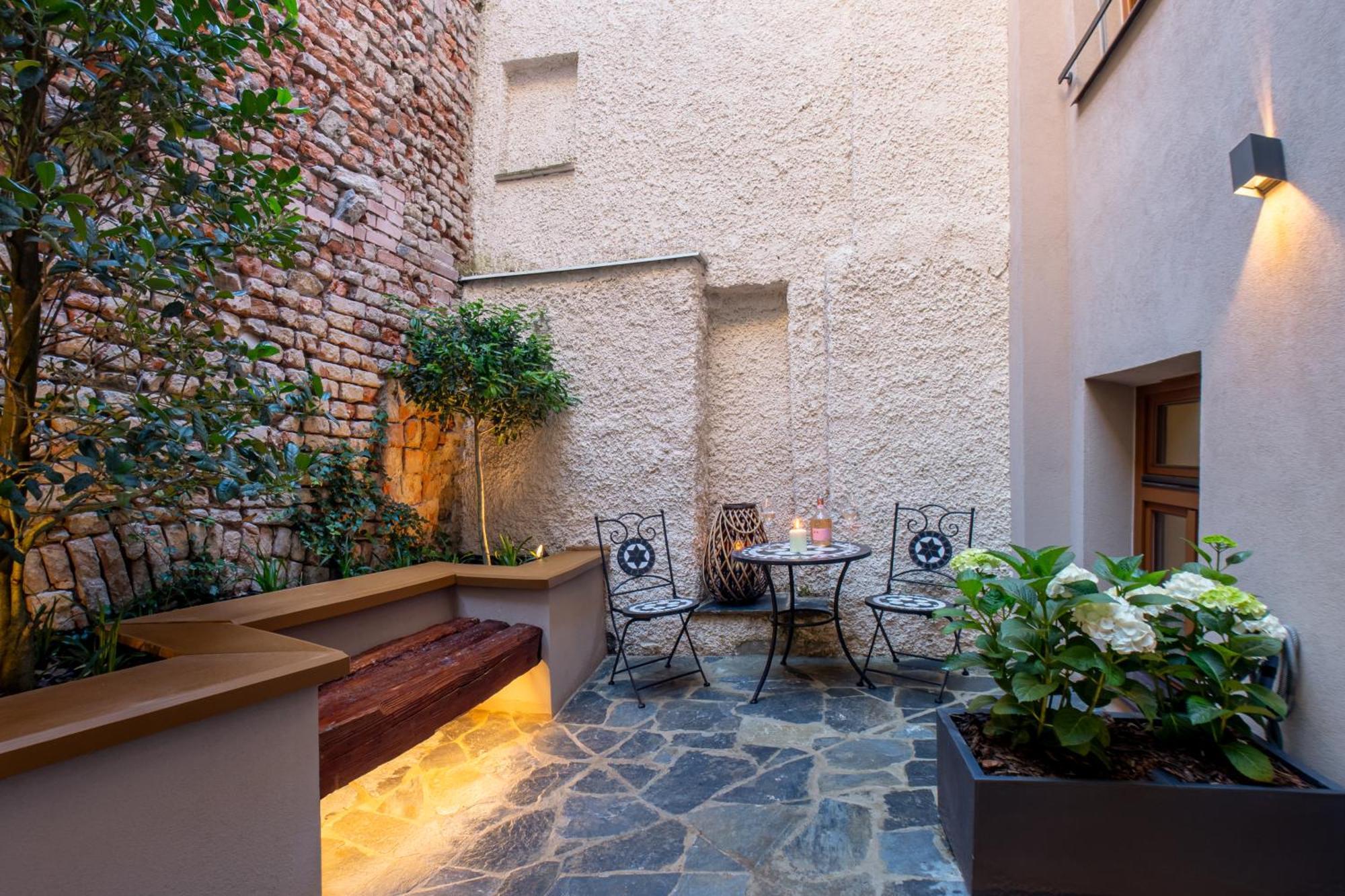White Wolf Boutique Apartments Olmütz Exterior foto